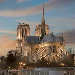 Parisinteriorsrentals - Beautiful Le Marais Notre Dame Appartement